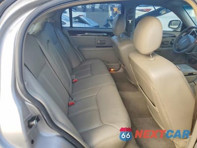 Zdjęcie 10 z 12 samochodu: 2006 LINCOLN TOWN CAR SIGNATURE LIMITED VIN:1LNHM82WX6Y626314 - miniatura