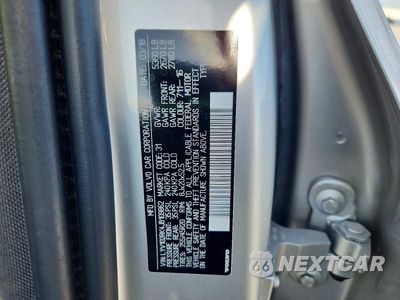 Zdjęcie 14 z 14 samochodu: 2018 VOLVO XC60 T5 VIN:LYV102RK4JB109862 - miniatura