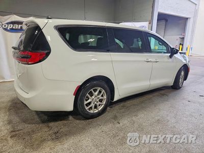 Trzecie zdjęcie samochodu z tyłu: 2025 CHRYSLER PACIFICA SELECT VIN:2C4RC1BGXSR502408 - miniatura