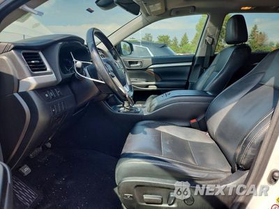 Zdjęcie 7 z 13 samochodu: 2017 TOYOTA HIGHLANDER XLE VIN:5TDJZRFH0HS362009 - miniatura