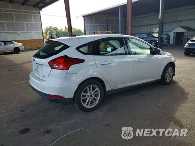 Trzecie zdjęcie samochodu z tyłu: 2017 FORD FOCUS SE VIN:1FADP3K22HL234556 - miniatura
