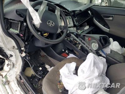 Zdjęcie 8 z 12 samochodu: 2015 TOYOTA PRIUS THREE VIN:JTDKN3DU8F1947475 - miniatura