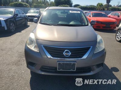 Piąte zdjęcie samochodu w środku: 2013 NISSAN VERSA 1.6 S VIN:3N1CN7APXDL829155 - miniatura