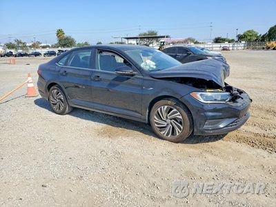 Czwarte zdjęcie samochodu z boku: 2021 VOLKSWAGEN JETTA SEL PREMIUM VIN:3VWG57BU4MM050621 - miniatura