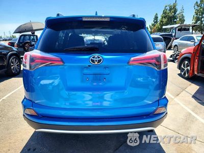 Zdjęcie 6 z 13 samochodu: 2018 TOYOTA RAV4 XLE VIN:JTMWFREV3JJ737710 - miniatura
