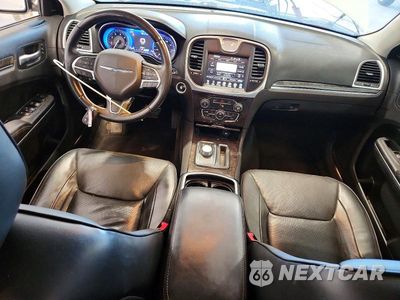 Zdjęcie 8 z 13 samochodu: 2015 CHRYSLER 300C VIN:2C3CCAKG8FH899574 - miniatura