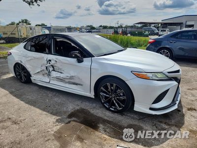Czwarte zdjęcie samochodu z boku: 2020 TOYOTA CAMRY XSE VIN:4T1K61AK7LU315609 - miniatura