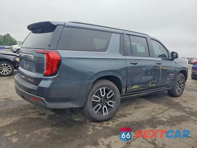 Trzecie zdjęcie samochodu z tyłu: 2021 GMC YUKON XL K1500 AT4 VIN:1GKS2HKD6MR167146 - miniatura