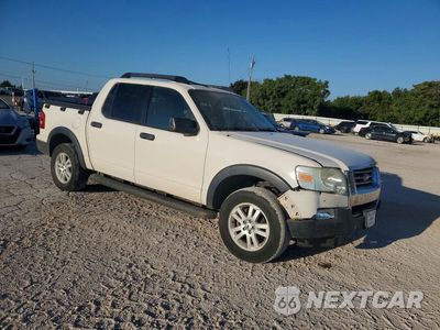 Czwarte zdjęcie samochodu z boku: 2008 FORD EXPLORER SPORT TRAC XLT VIN:1FMEU31E28UB26480 - miniatura
