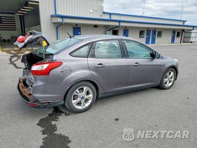 Trzecie zdjęcie samochodu z tyłu: 2014 FORD FOCUS SE VIN:1FADP3F2XEL227313 - miniatura