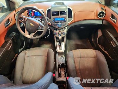 Zdjęcie 8 z 12 samochodu: 2014 CHEVROLET SONIC LT VIN:1G1JC5SG1E4101303 - miniatura
