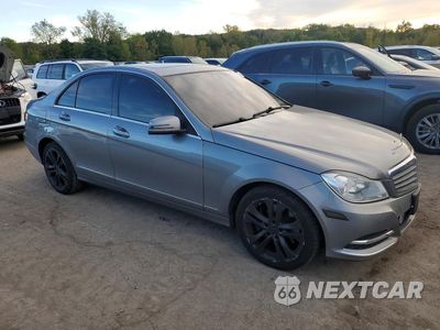 Czwarte zdjęcie samochodu z boku: 2013 MERCEDES-BENZ C 300 4MATIC VIN:WDDGF8AB7DA817760 - miniatura