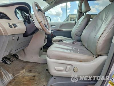 Zdjęcie 7 z 14 samochodu: 2012 TOYOTA SIENNA XLE 8-PASSENGER VIN:5TDYK3DC3CS270490 - miniatura