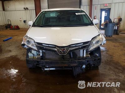 Piąte zdjęcie samochodu w środku: 2019 TOYOTA SIENNA LE VIN:5TDJZ3DCXKS226515 - miniatura