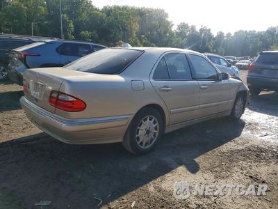 Trzecie zdjęcie samochodu z tyłu: 2000 MERCEDES-BENZ E 320 VIN:WDBJF65J2YB126334 - miniatura