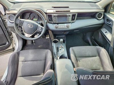 Zdjęcie 8 z 13 samochodu: 2014 TOYOTA RAV4 XLE VIN:JTMRFREV4EJ012409 - miniatura