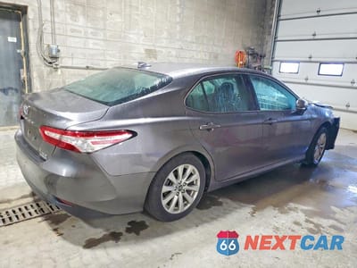 Trzecie zdjęcie samochodu z tyłu: 2019 TOYOTA CAMRY HYBRID XLE VIN:4T1B21HK1KU513862 - miniatura