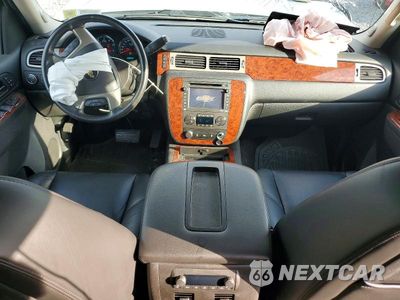 Zdjęcie 8 z 12 samochodu: 2013 CHEVROLET AVALANCHE LTZ VIN:3GNTKGE71DG358707 - miniatura