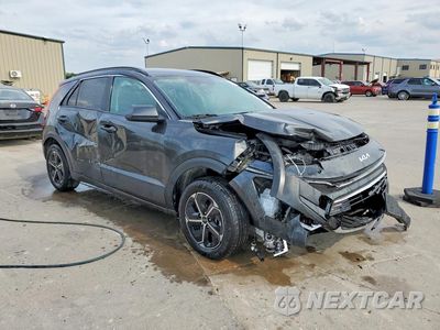Czwarte zdjęcie samochodu z boku: 2025 KIA NIRO LX VIN:KNDCP3LE7S5306037 - miniatura