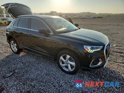 Czwarte zdjęcie samochodu z boku: 2020 AUDI Q3 PREMIUM PLUS VIN:WA1BECF30L1109788 - miniatura
