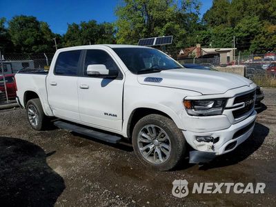 Czwarte zdjęcie samochodu z boku: 2020 RAM 1500 LARAMIE VIN:1C6SRFJTXLN266604 - miniatura