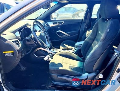 Zdjęcie 7 z 12 samochodu: 2017 HYUNDAI VELOSTER VALUE EDITION VIN:KMHTC6ADXHU316658 - miniatura