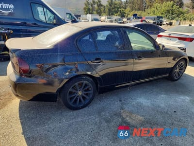 Trzecie zdjęcie samochodu z tyłu: 2011 BMW 328 XI SULEV VIN:WBAPK5G53BNN27914 - miniatura