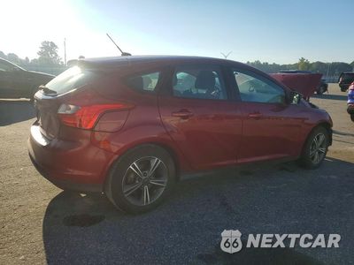Trzecie zdjęcie samochodu z tyłu: 2014 FORD FOCUS SE VIN:1FADP3K24EL425312 - miniatura