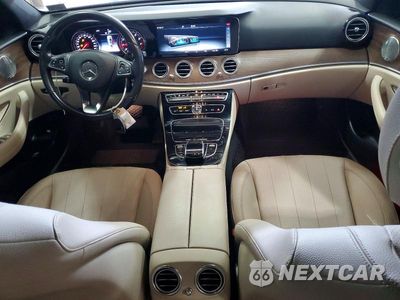 Zdjęcie 8 z 12 samochodu: 2017 MERCEDES-BENZ E 300 4MATIC VIN:WDDZF4KB3HA058725 - miniatura