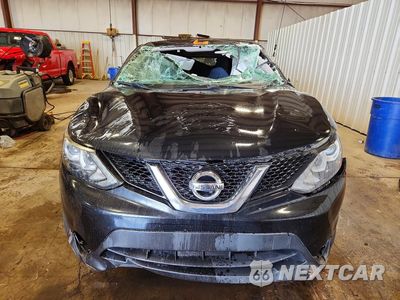 Piąte zdjęcie samochodu w środku: 2017 NISSAN ROGUE SPORT S VIN:JN1BJ1CRXHW140297 - miniatura