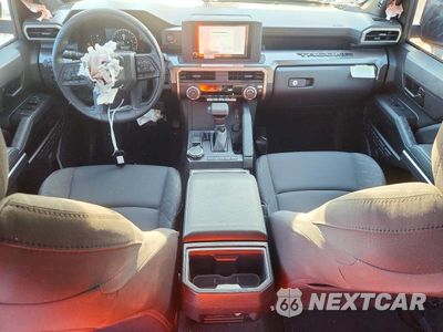 Zdjęcie 8 z 12 samochodu: 2025 TOYOTA TACOMA SR5 VIN:3TYLB5JNXST100951 - miniatura