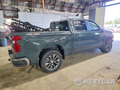 Trzecie zdjęcie samochodu z tyłu: 2025 CHEVROLET SILVERADO K1500 LT VIN:1GCPKDEK0SZ182856 - miniatura