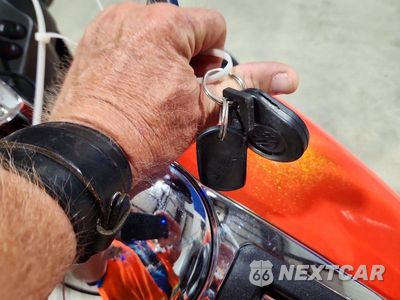 Zdjęcie 8 z 9 samochodu: 2012 HARLEY-DAVIDSON FLHTCU ULTRA CLASSIC ELECTRA GLIDE VIN:1HD1FCM10CB690976 - miniatura