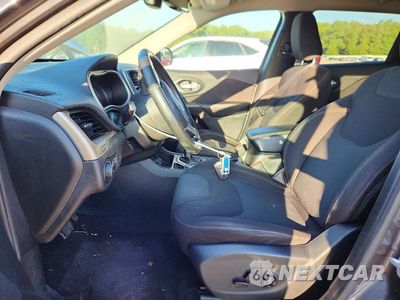 Zdjęcie 7 z 12 samochodu: 2016 JEEP CHEROKEE LATITUDE VIN:1C4PJLCS5GW275624 - miniatura