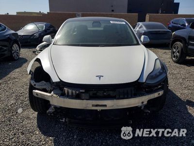 Piąte zdjęcie samochodu w środku: 2019 TESLA MODEL 3 VIN:5YJ3E1EA2KF396927 - miniatura