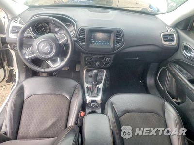 Zdjęcie 8 z 13 samochodu: 2018 JEEP COMPASS LATITUDE VIN:3C4NJDBB9JT349574 - miniatura