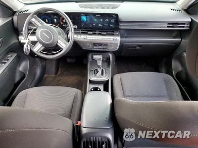 Zdjęcie 8 z 13 samochodu: 2025 HYUNDAI KONA SEL VIN:KM8HBCAB9SU294357 - miniatura