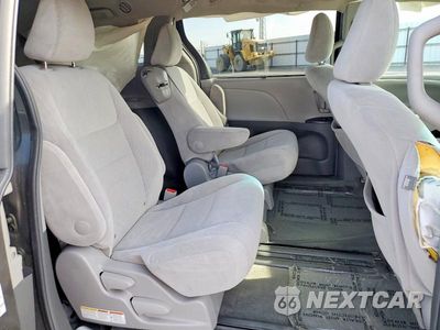 Zdjęcie 11 z 14 samochodu: 2015 TOYOTA SIENNA LE VIN:5TDKK3DCXFS621308 - miniatura