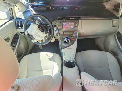 Zdjęcie 8 z 12 samochodu: 2014 TOYOTA PRIUS THREE VIN:JTDKN3DU5E1777347 - miniatura