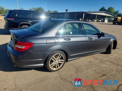 Trzecie zdjęcie samochodu z tyłu: 2014 MERCEDES-BENZ C 300 4MATIC VIN:WDDGF8AB4EA939056 - miniatura