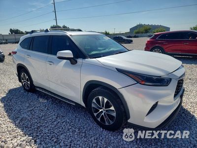 Czwarte zdjęcie samochodu z boku: 2021 TOYOTA HIGHLANDER XLE VIN:5TDGZRAH4MS531220 - miniatura