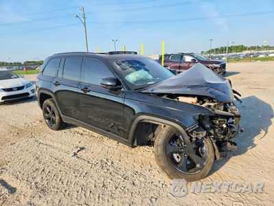 Czwarte zdjęcie samochodu z boku: 2024 JEEP GRAND CHEROKEE LAREDO VIN:1C4RJHAG4RC187964 - miniatura