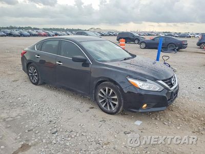 Czwarte zdjęcie samochodu z boku: 2017 NISSAN ALTIMA 2.5 SV VIN:1N4AL3AP5HC252772 - miniatura