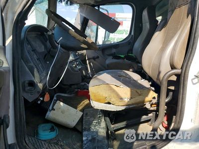 Zdjęcie 7 z 13 samochodu: 2016 FREIGHTLINER BUSINESS CLASS M2 DUMP TRUCK VIN:1FVACXDUXGHGZ0148 - miniatura