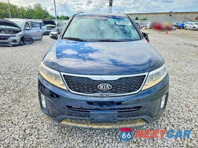Piąte zdjęcie samochodu w środku: 2015 KIA SORENTO LX VIN:5XYKT4A64FG624056 - miniatura