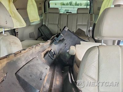 Zdjęcie 10 z 13 samochodu: 2008 CHEVROLET TAHOE C1500 VIN:1GNFC13098R155535 - miniatura