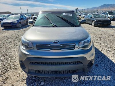 Piąte zdjęcie samochodu w środku: 2017 KIA SOUL BASE VIN:KNDJN2A21H7476066 - miniatura
