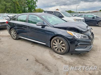 Czwarte zdjęcie samochodu z boku: 2017 HYUNDAI SONATA SPORT VIN:5NPE34AF5HH446361 - miniatura