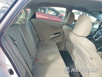 Zdjęcie 10 z 13 samochodu: 2013 TOYOTA PRIUS TWO VIN:JTDKN3DU1D5606702 - miniatura
