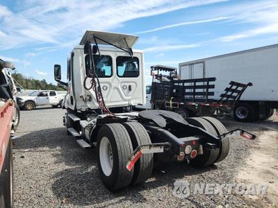Drugie zdjęcie samochodu z przodu: 2025 FREIGHTLINER CASCADIA 116 SEMI TRUCK VIN:3AKBHSDV5SSVZ5980 - miniatura